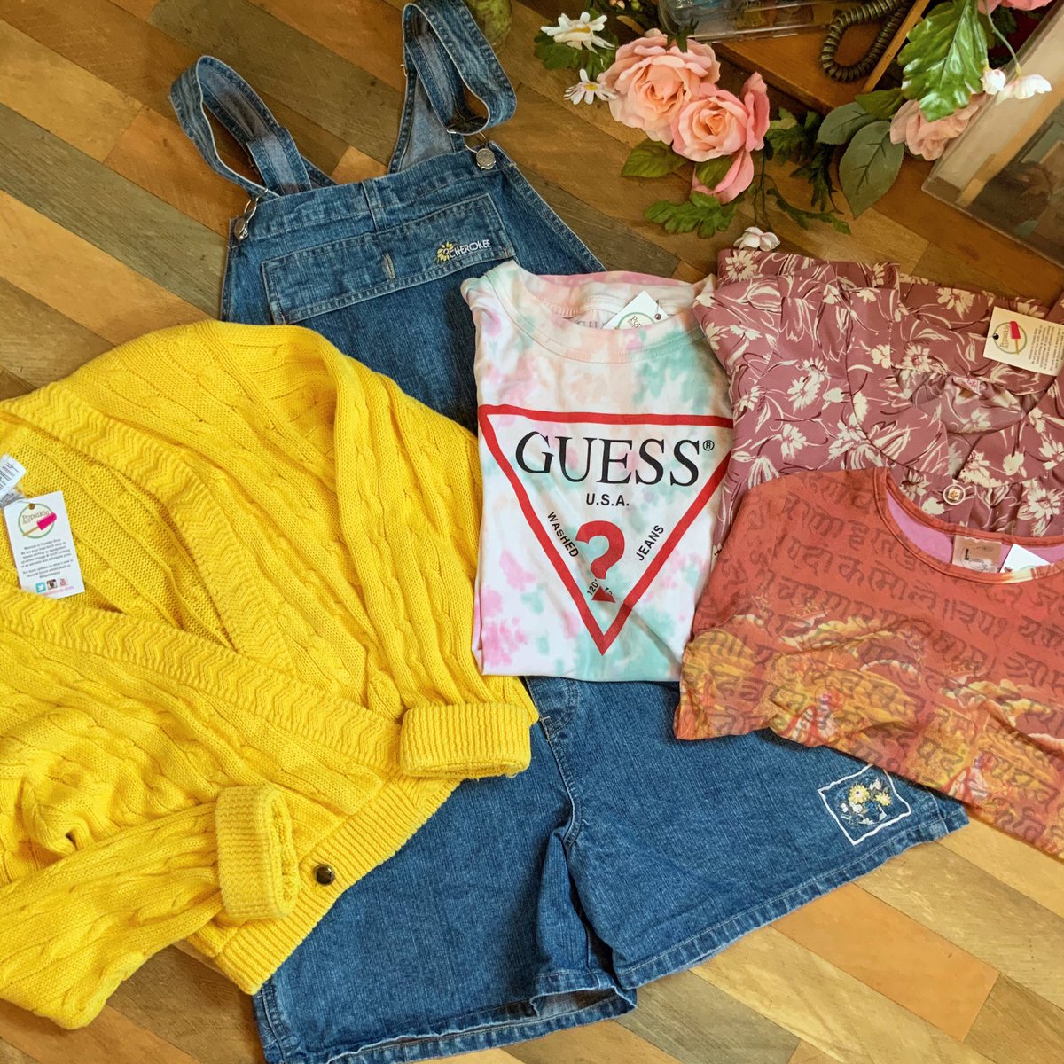 PopsikleShop's tweet photo. Today’s ✨SOLD✨ style bundles! 🌈♻️🌻 So happy you all are loving our version of quarantine thrifting🙈🛍👼 Thanks for giving me a reason to get out of my pjs😭😘💗 #personalstylist #yourstylist #thriftedstyle https://t.co/CXIPWHBOrB
