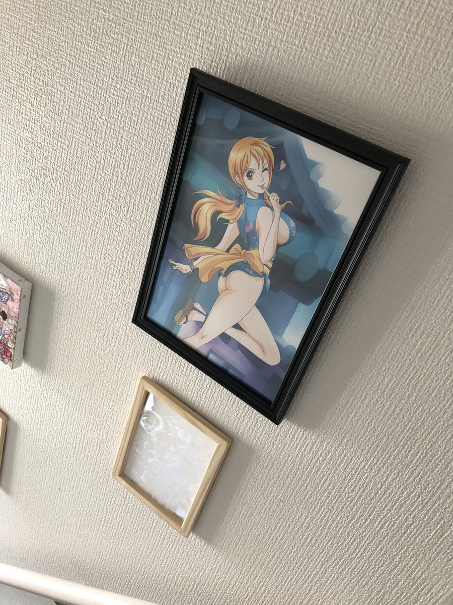 マナリクナ 昨日ナミちゃん海外フィギュアと同じくメルカ で購入したものが届きました おナミちゃん かなりアウトに近いセーフꉂꉂ 𐤔 うちの階段の壁がより賑やかになりました セクハラではありません 本日のコレクション一