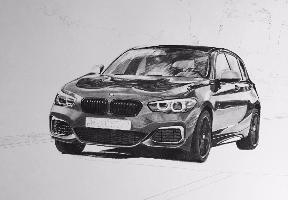 タイヤ描いたら車は完成かな。 なんか今ひとつリアルに感じない