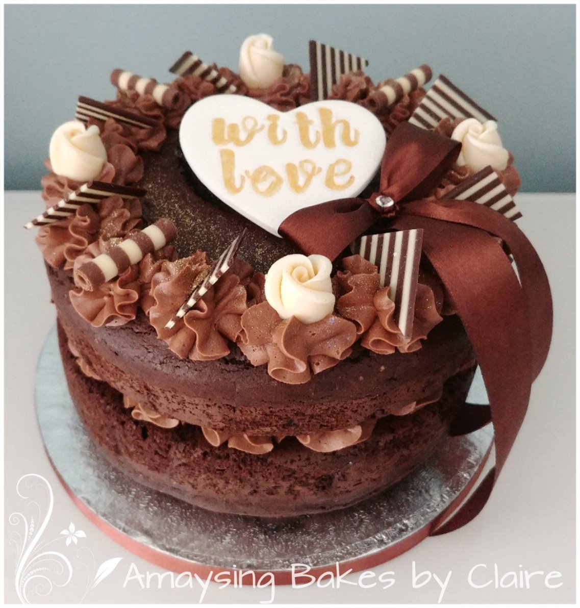 Love at first sight <a href="/amaysingbakesb1/">amaysingbakesbyclaire</a> #cakes #yummy #anniversary #Chocolate #workingfromhome #essexcakes #lush #Patisserie