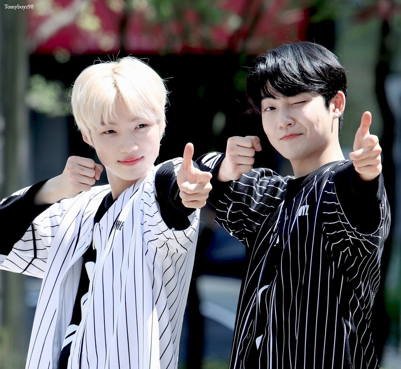 Sio ファル君のインスタライブ 韓国語分かんないけど ウリメンバー は分かったしヒョンジェヒョン会いたいが可愛くて延々リピートした 26日に誕生日のなんかをあげてたのもやっぱり偶然じゃないのかなと思うとえも T Co Vztvxgsjyt Twitter