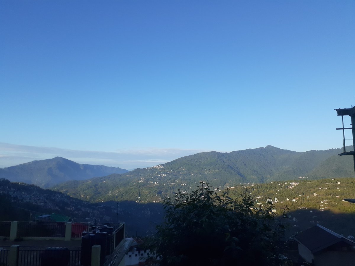 DeepRai011's tweet photo. Early Morning Clean Air 
#Gangtok#Sikkim#India https://t.co/09HVVdr0qw