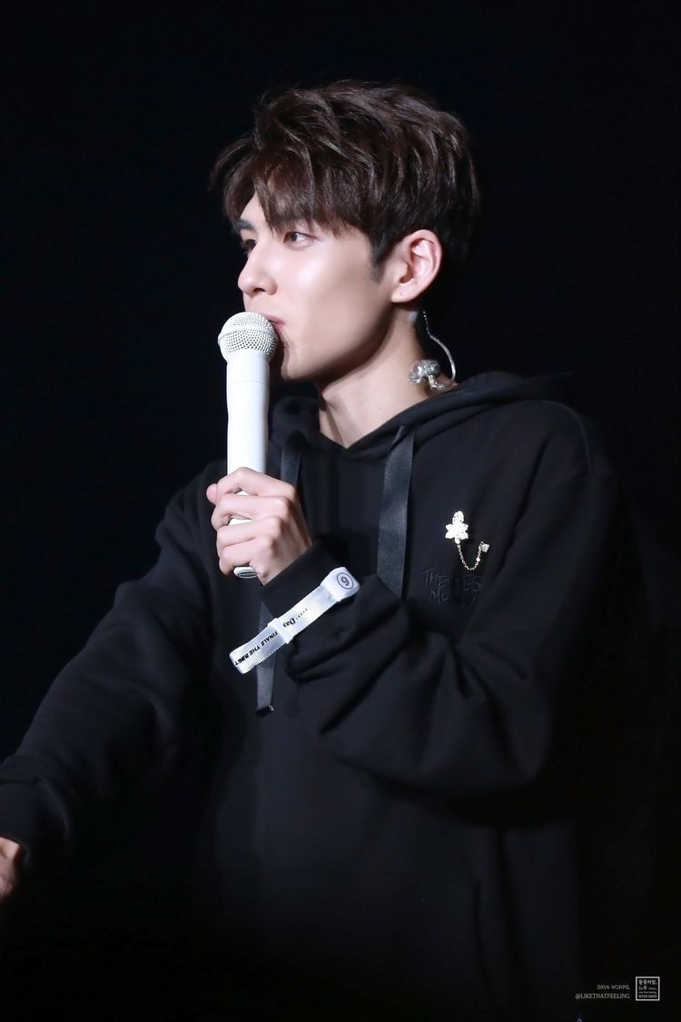 hourlywonpil's tweet photo. DAY6 WONPIL
#WONPIL #원필 
#DAY6 #데이식스 #The_Demon
@day6official https://t.co/ZCAMAifO5v