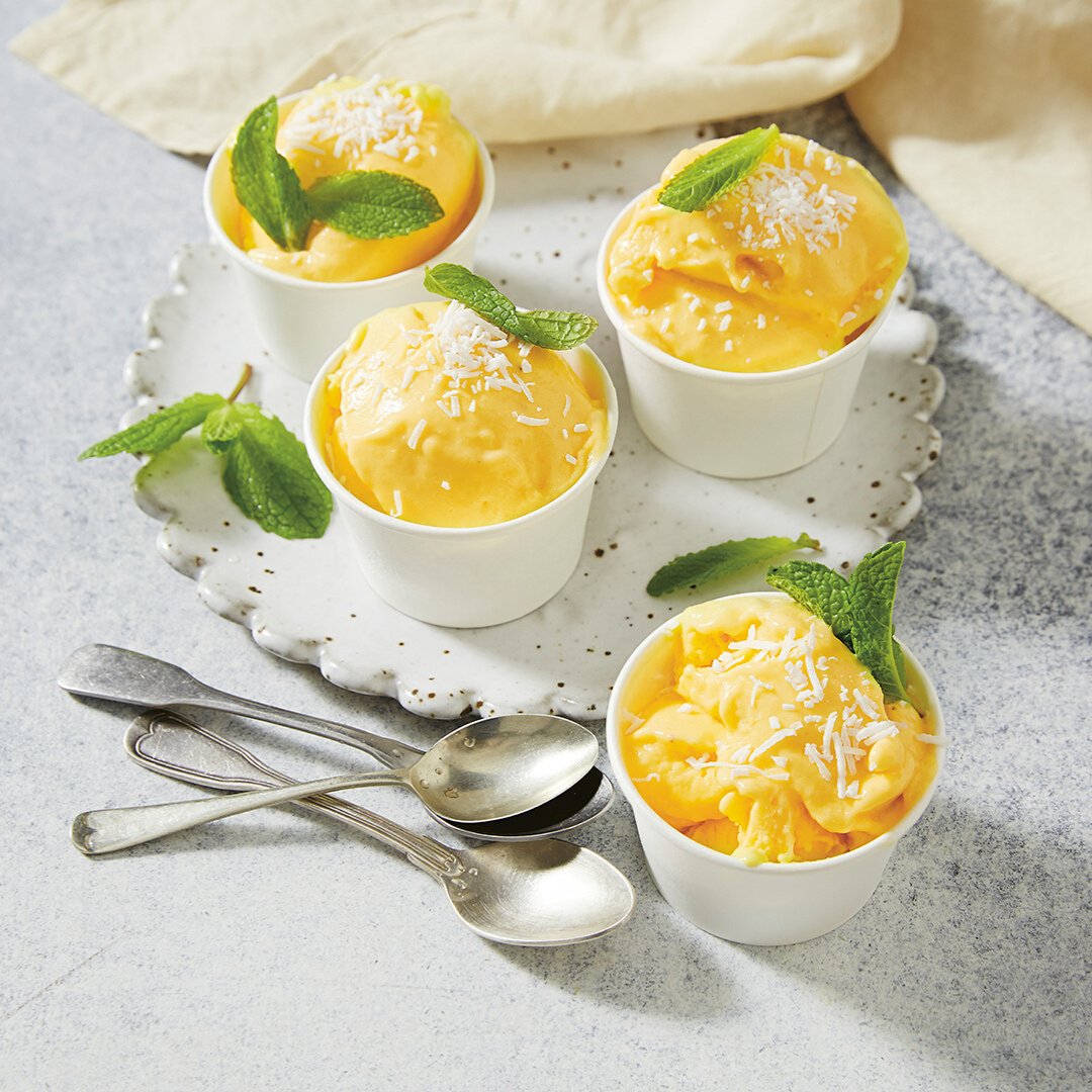 murdochbooks's tweet image. Got a hankering for something sweet but don't want to derail your progress? Why not try this banana and mango froyo! 

You can find the recipe in #SnackPower by @TiffinyHall, available now!