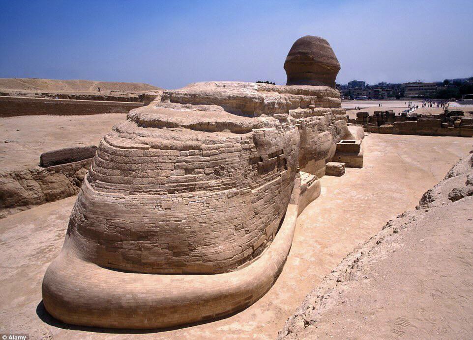 98. Tahu patung Sphinx di Giza, Mesir?Pernah lihat ekornya Sphinx? Beginilah wujudnya.
