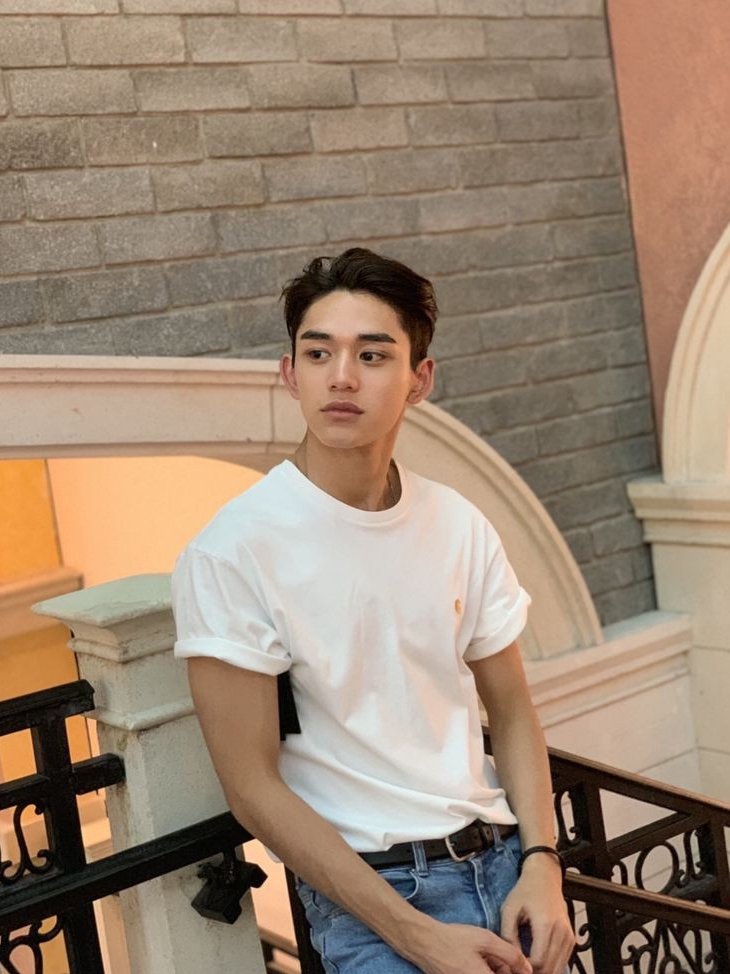 numberx9lucas's tweet photo. — 𝕸orning 𝕸y 𝕮hocolate 🤺🖤.
 มอนิ่งนะครับคนน่ารัก 🤙🏿 เป็นไงบ้างครับกรไม่ได้มามอนิ่งหลายวันเลย เที่ยงแล้วอย่าลืมทานข้าวด้วยนะครับผม ขอให้เป็นวันที่ดีของทุกคนนะ 🤝🏻 สำหรับใครที่ไปข้างนอกอย่าลืมแมสด้วยนะครับ 😷 ล้างมือให้สะอาดด้วยนะ 🖤—. https://t.co/T4C6gOzmUf