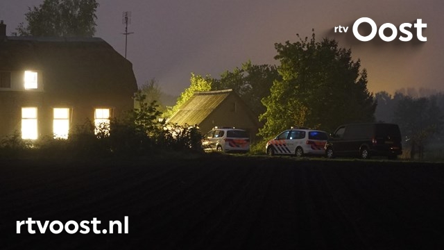 Woningoverval in buitengebied Schalkhaar: politie doet onderzoek. #rtvoost.