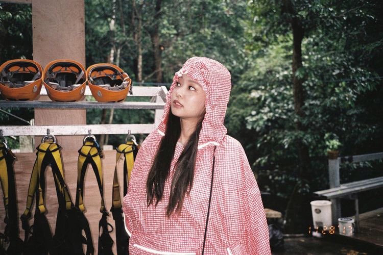 msmuse996's tweet photo. รู้จัก backpink จากเจนนี่ใน Runningman นี่แหละ 55555 เป็นคนที่น่ารักมากๆ และเอาอยู่ทุกสไตล์จริงๆ 

PS. รูปเจนนี่กับกล้องฟิล์มคือที่สุด 💕🥰 #JENNIE https://t.co/koiZUMCK28