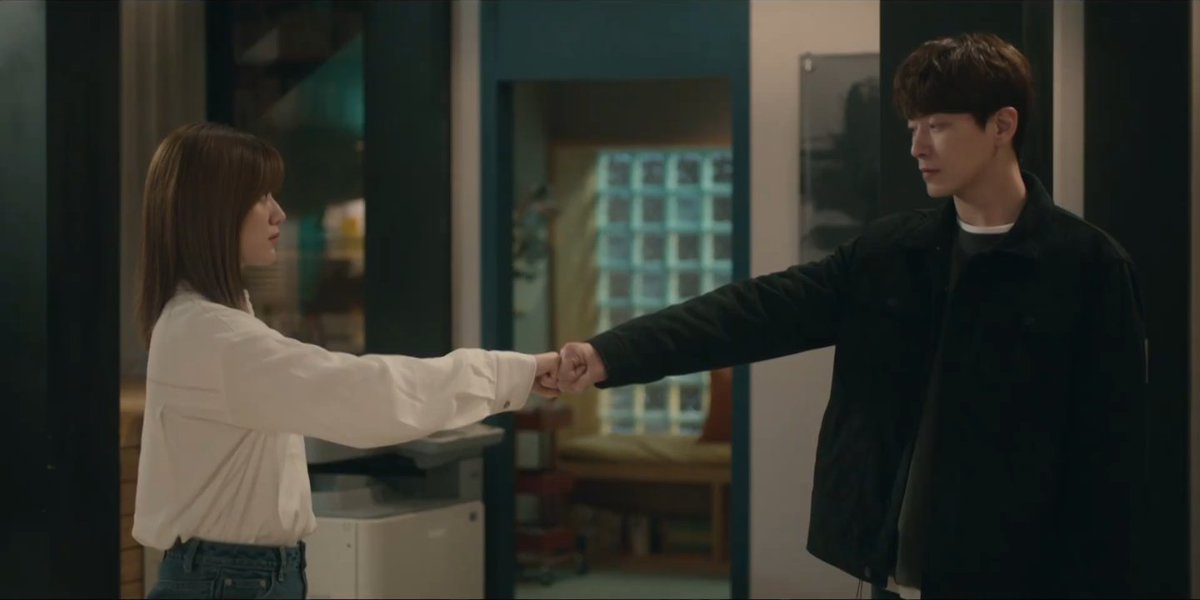 a_fangirlfeels's tweet photo. The last two episodes of 365: Repeat the Year just aired last night and it is now one of my favorite mystery/thriller kdramas. If you haven’t seen this, bingewatch it now!

#365RepeatTheYear https://t.co/rJM3hlb67O