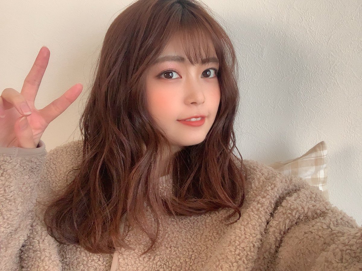 前田亜美 今日は早起きしたから春メイクもして髪も巻いてみた 久しぶりに鏡みた