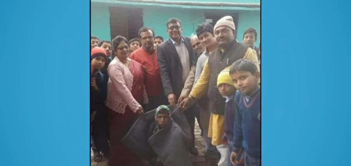 ssthakur6969's tweet photo. केले है दो ओर बाटने बाटने वाले 12.बॉक्स दिया एक, फोटो खिंचवाने पुरा जिला आ गया.कम्बल एक देने वाले हजार लोग.आप दान करीये ओर सोख से दिखाईये भी क्यों कि उससे दुसरो को भी प्रेरणा मिलती है परन्तु हे महान बुद्धिजीवीयों ईतना मतदिखाईये कि वह बिमारी से बच भी जाय तो आपके एहसानो से दब के मर https://t.co/7iUm0cmKPa