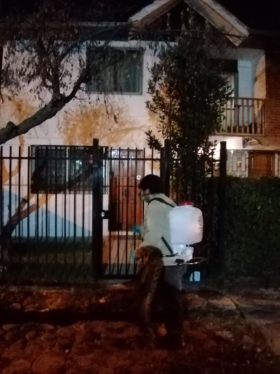 ArcosNorte's tweet photo. Primera Jornada de Sanitizacion, Gracias a los vecinos que participaron de esta actividad   💪#VillalosArcos @MuniLaFlorida @rodolfocarter https://t.co/fIklhryLzY