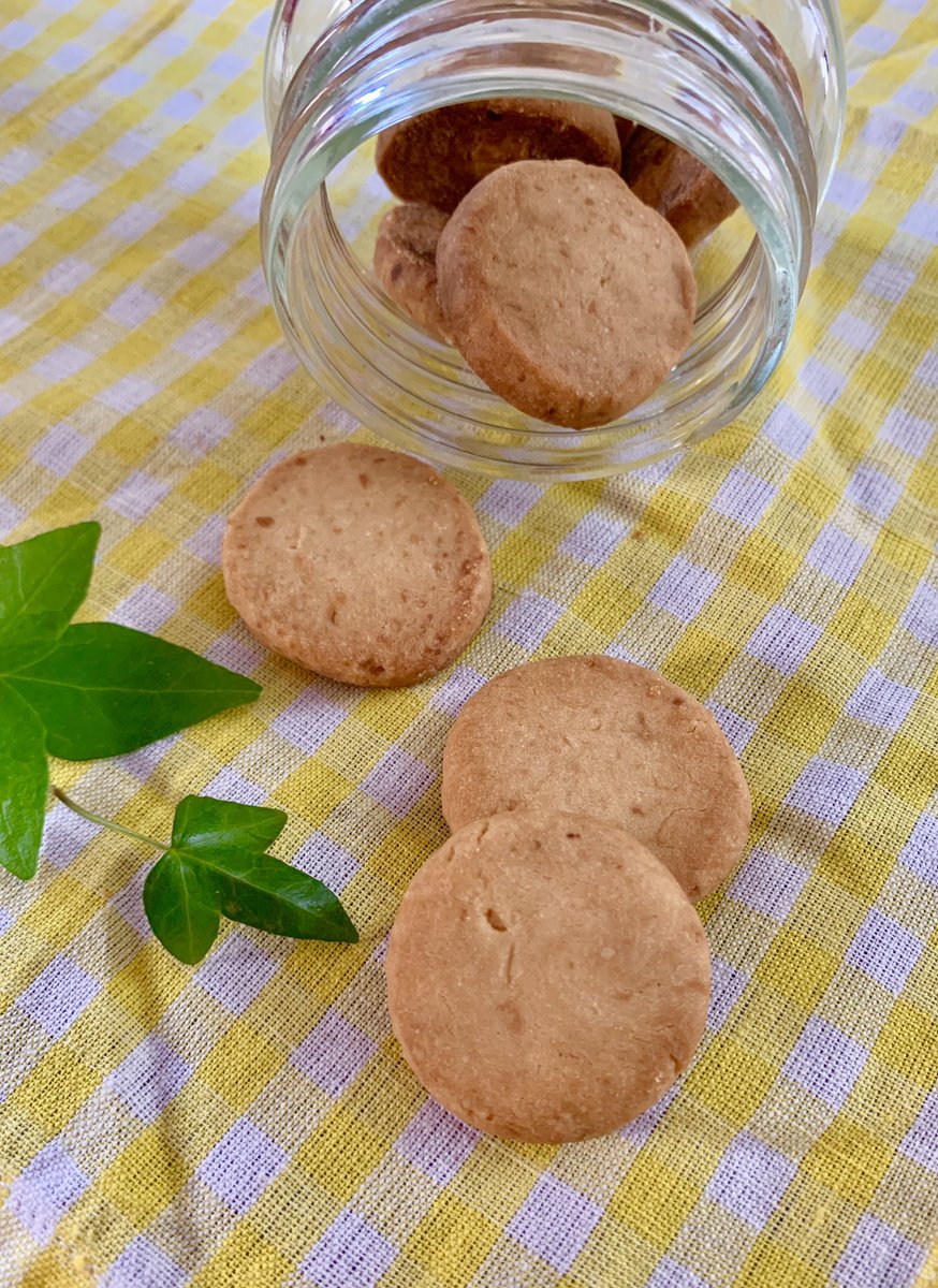大瀬由生子 スーパーから消えつつある薄力粉 強力粉 こんなところでもコロナパワー すごいなぁ 小麦粉系が残り少なくなったので 米粉のレモンクッキーを作りました 無農薬 瀬戸内 レモン 米粉 レモンクッキー 甘さ控えめ おうちおやつは