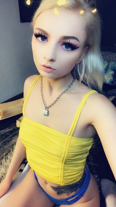 1 pic. https://t.co/h9VOAAhAEQ .. 🌠⛓✨🧸💛🔒 let’s chat tonight .. https://t.co/LXtCPEKhP0