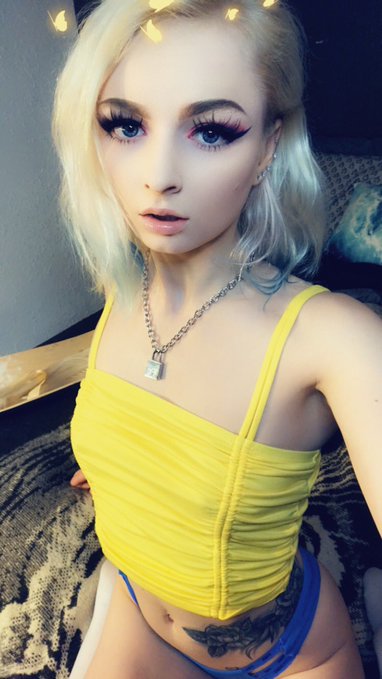 3 pic. https://t.co/h9VOAAhAEQ .. 🌠⛓✨🧸💛🔒 let’s chat tonight .. https://t.co/LXtCPEKhP0