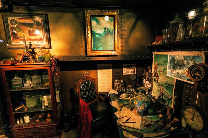 そらかま あつ森にて私の作りたい部屋です W センターオブジアースと海底2万マイルにあるネモ船長の部屋m M ごちゃごちゃ感がたまらない 頑張ります W ｷﾘｯ あつまれどうぶつの森 Animalcrossing Acnh ネモ船長 ディズニーシー