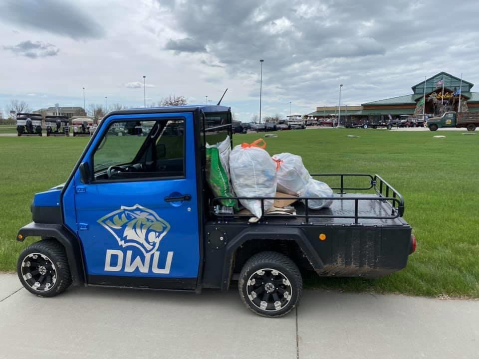 Whether on the field or off the field, <a href="/dwusports/">DWU Athletics</a> puts their <a href="/Momentum_MW/">Momentum MotorWerks</a> Extended Flatbed TREK to good use cleaning up <a href="/CityofMitchell/">City of Mitchell</a> during the annual <a href="/DakotaWesleyan/">Dakota Wesleyan</a> Service Day! #DWUcares