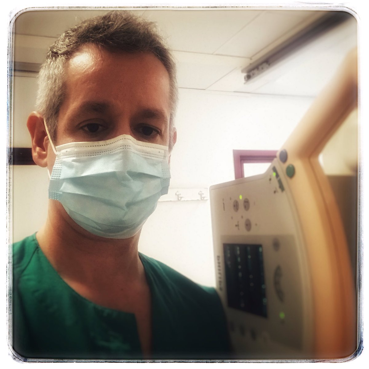 Una guardia más en la lucha contra la Covid-19. Un día menos sin disfrutar del campo y las abejas.
.
.
.
#honey #saludable #bee #vidasana #nutricion #tiendaonline #comidasana #vidasaludable #tienda #alimentos #vitaminas #miel #nature