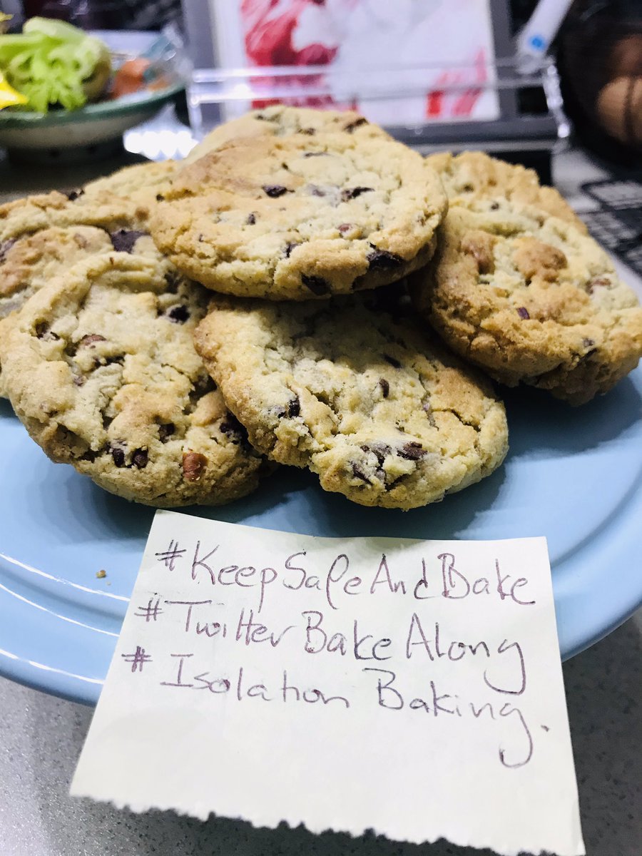 MehdiLamrani1's tweet photo. #chocolatechipcookies #keepsafeandbake #twitterbakealong #IsolationBaking @Rob_C_Allen @thebakingnanna1 https://t.co/unpziL1hfW