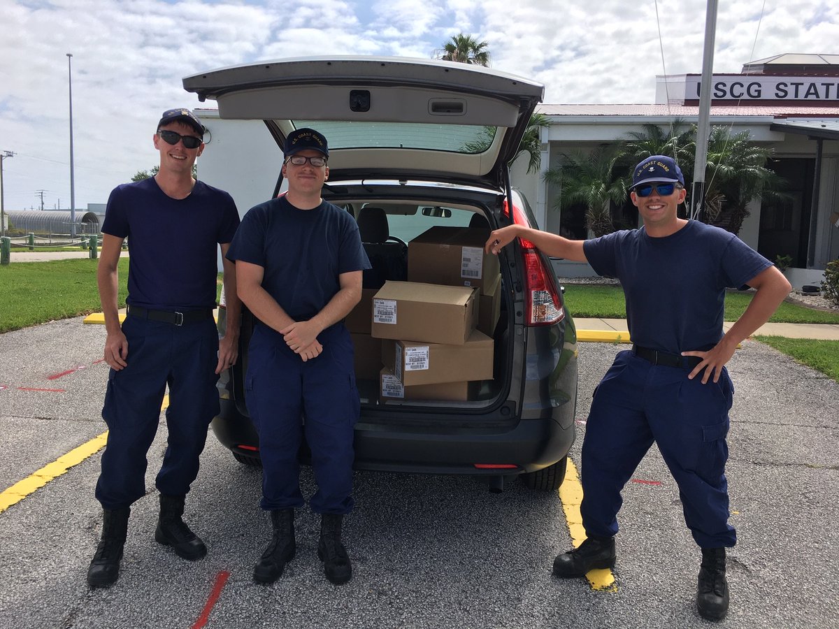 DisneyParks's tweet image. See how Disney Parks salutes our real life super heroes on #NationalSuperHeroDay: bit.ly/2VKAyCD