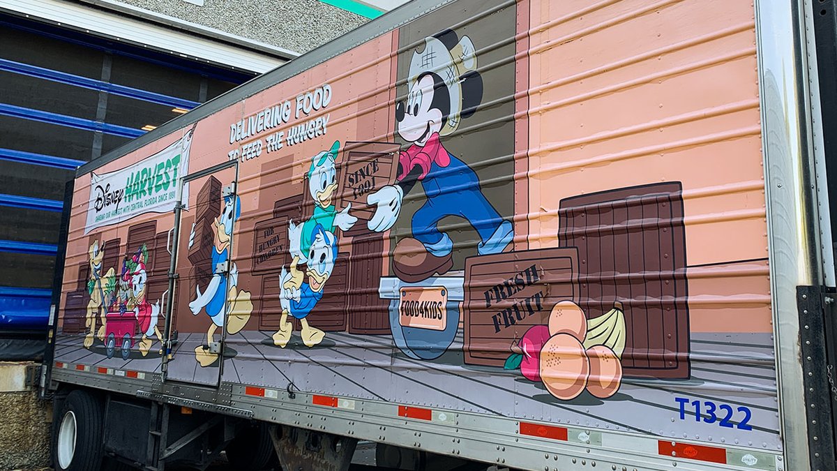 DisneyParks's tweet image. See how Disney Parks salutes our real life super heroes on #NationalSuperHeroDay: bit.ly/2VKAyCD