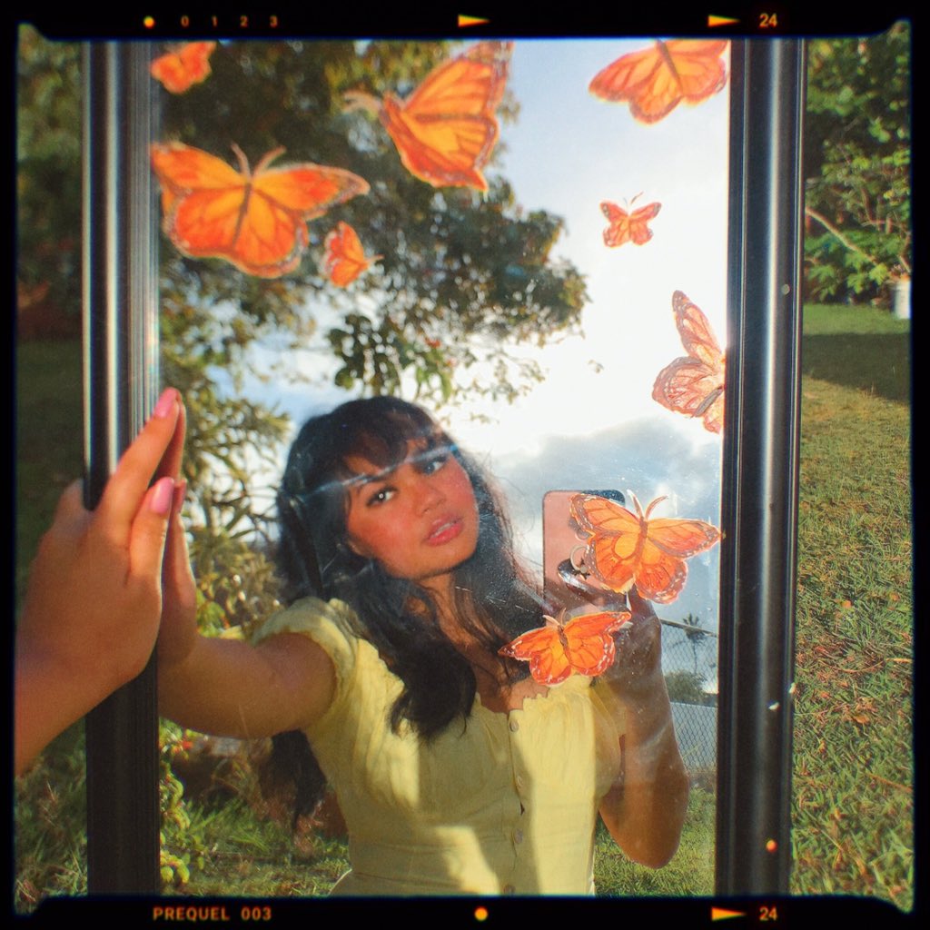 meimanji's tweet photo. had to do my own little twist to the mirror trend https://t.co/VkM5D7bSo4