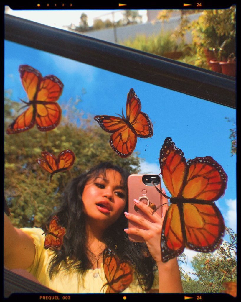meimanji's tweet photo. had to do my own little twist to the mirror trend https://t.co/VkM5D7bSo4