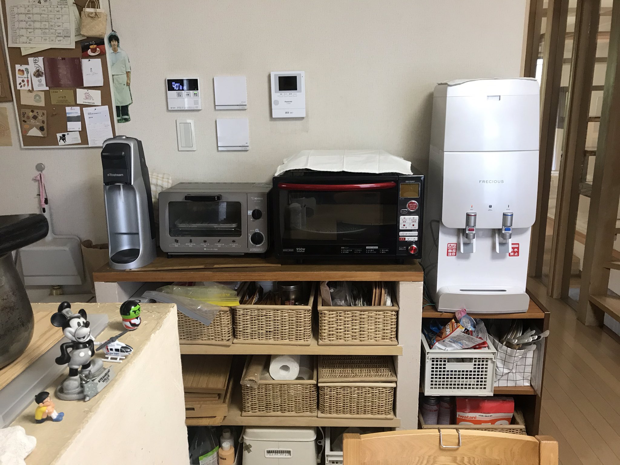 Chikako Hoshino やっぱりここしかない トースターのタイマーが効かなくなっているから オーブンレンジ で代用できれば 左のはプラ板用にする で ホームベーカリーは トースターのところへ移動 T Co 7r5bdkn9yg Twitter