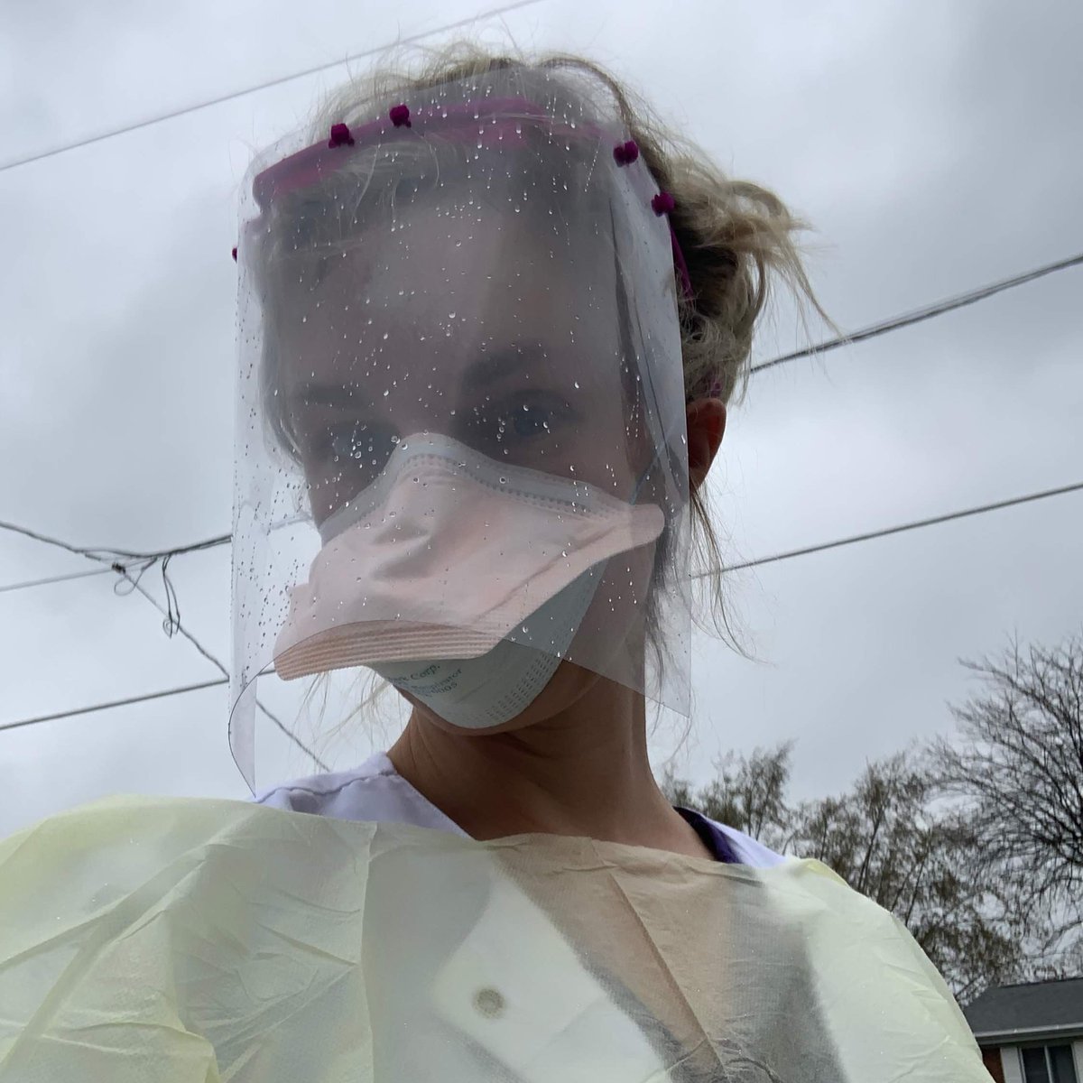 CareFudundae's tweet photo. Just received some very positive feedback from our recent delivery to @VITAS Healthcare. Check out these #HealthcareHeroes in action with #3Dprinted face shields and ear savers. 
Thanks for being awesome! #DaytonFightingCOVID

@MasksForDocs @makeitdayton @erikcederb https://t.co/mKqQUEhyXb