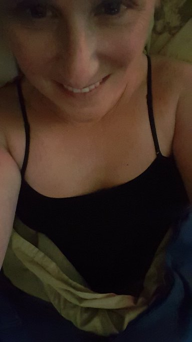 Was a cold day today but I still met fun people streaming.  This is so fun!  It's like developing my<a href="/tag/newprofilepic"class="tags"><span>#newprofilepic</span></a>