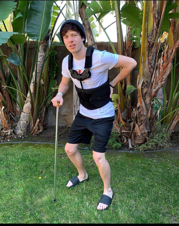 AimeAlcantar's tweet photo. Now wait a damn minute this looks familiar 🤔 😂  jk love you I hope you feel better🖤@SamGolbach #SamAndColby https://t.co/ambeYuOMoh