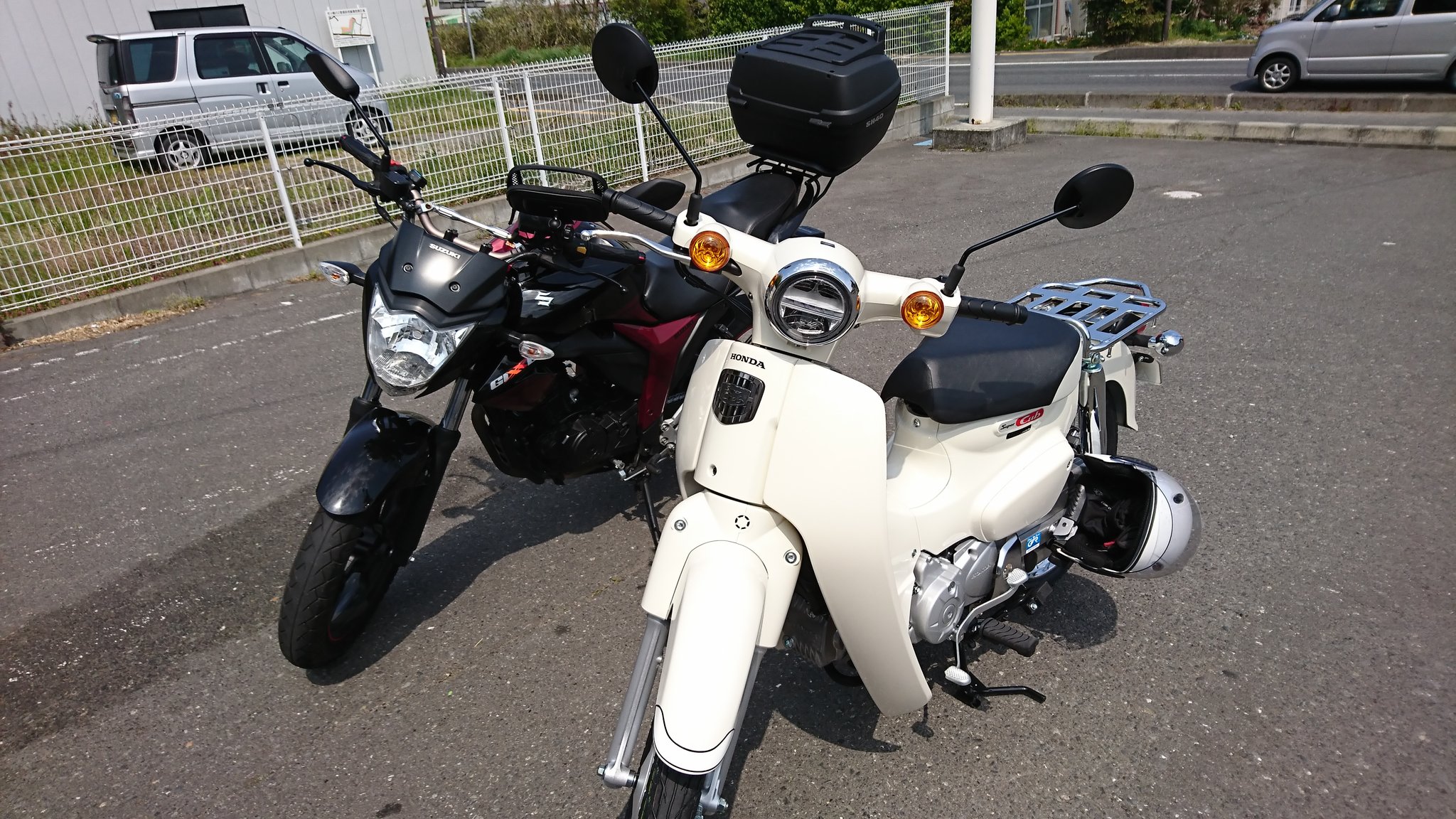 ももも Gixxer150 可愛いセットだなーと実感 納品三週間のジクサーちゃんと納品したてのカブちゃん ジクサー Gixxer カブ110 Supurcub 夫婦ライダー バイク女子 T Co Hjy4z6yl67 Twitter