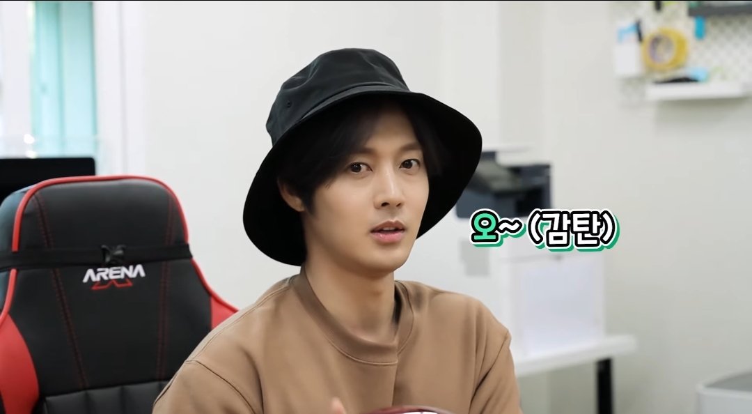 Everyday Joong - 6화 옷 갈아 입는 중 
this outfit is better than online shopping.😆😊
youtu.be/4hrv50Wrh8A
#김현중 
#KimHyunJoong 
#金賢重