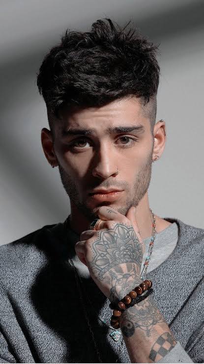 harrymoonchild's tweet photo. Zayn Malik and Gigi Hadid's unborn child said I respect the ugly community but it ain't me https://t.co/dV1VMjTql6
