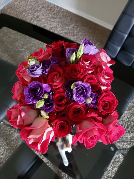 Yesterday my husband got me a cake and flowers for my birthday @thycallmehotdog and my best friend @Natasha64596576