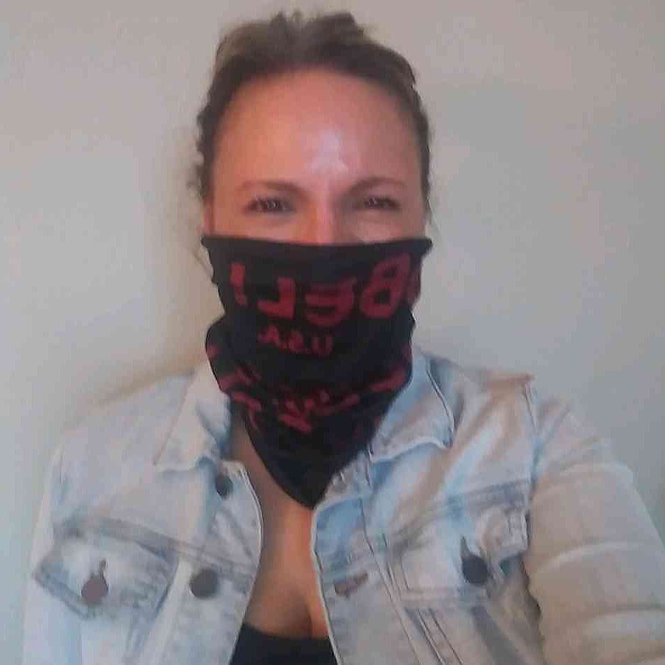 MoBeLusa's tweet photo. Natasha a #Harvard graduate and presently a #college professor is headed out to get some #essentials. 
....

She is taking safety precautions by wearing her MōBēL! USA Covid-19 mask 
...
#professor #teacher #mask #bluejeanjacket #levis #masks #mobelusa #neckgaiter #model https://t.co/UI3ANEZGZL
