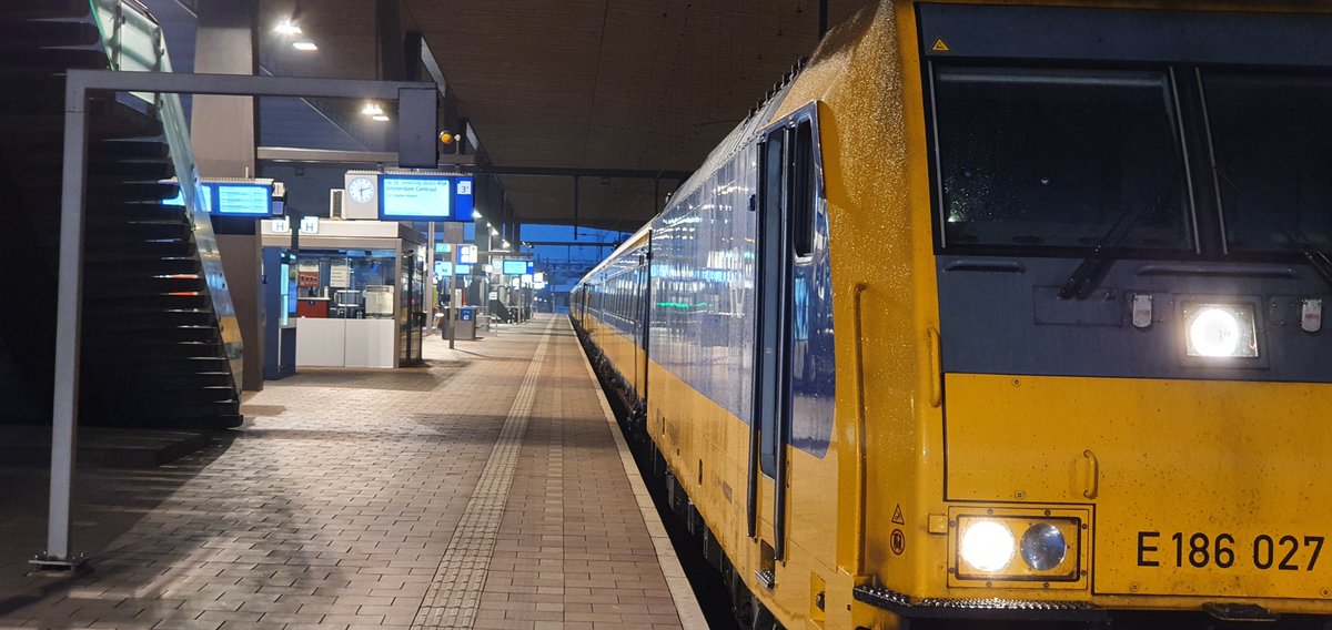 hsl_mcn's tweet photo. Na meer dan een maand keert vandaag de @NS_online #ICD weer terug op de #HSL tussen Amsterdam en Rotterdam.
Ook deze trein is nog altijd alleen bedoeld voor de hoogst noodzakelijke reizen!
Voor mij staat de eerste ICD van Rotterdam naar Amsterdam op de planning #intercitydirect https://t.co/YkM8sxVesU