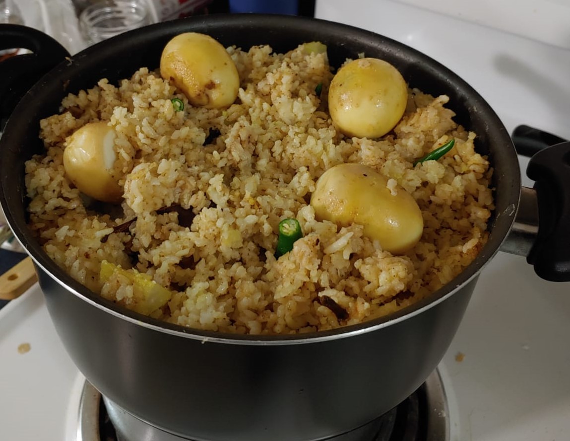 shemonteesc's tweet photo. I was craving this very popular bengali dish 'Biryani' and  I have successfully made it!

#Biryani #Ramadan #cookinginquarantine https://t.co/yza6GIyaHm
