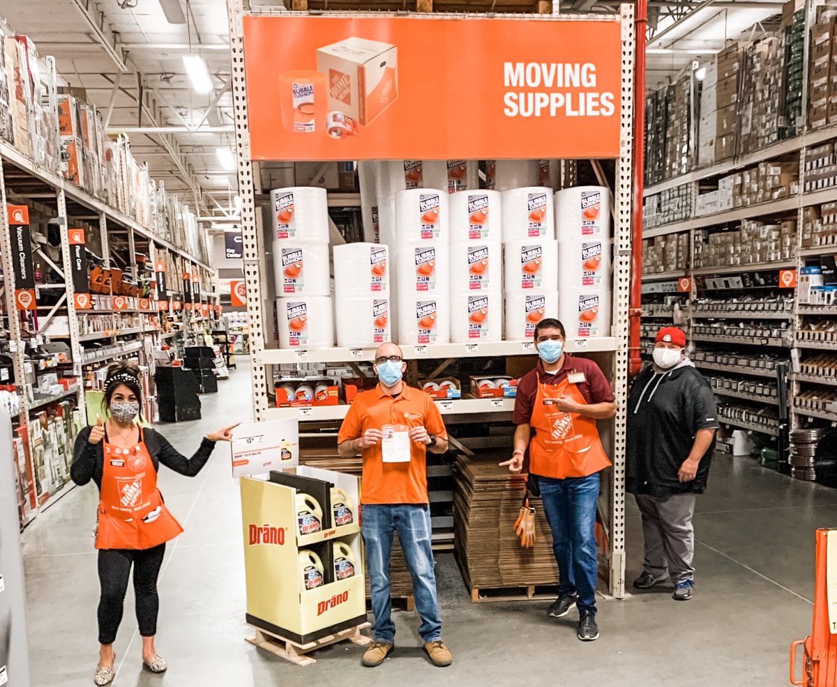 sm_jasminmarie's tweet photo. Ernie from our overnight MET team was a HUGE help with our BOPIS orders tonight! Thank you so much for your partnership, we appreciate you!🧡💪🏼 #oneteam #homedepot #pacsouth #district171 #InItTogether https://t.co/TeTk669mB1