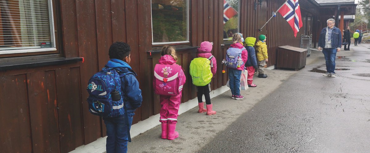 With careful social distancing, younger pupils in Norwegian Adventist schools are  happy to be back to school. loom.ly/9VHtang