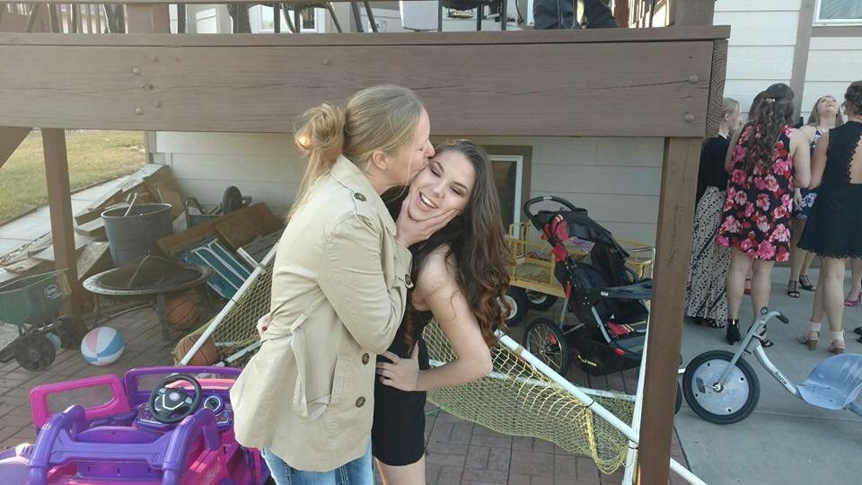 Madiisonn23's tweet photo. it rlly sucks having to use the same pictures everytime i post about u. it sucks knowing that i wont have anymore new memories with u. it sucks knowing its now been 3 years since u left us. imy more &amp; more everyday. i love you so much, thank u for being the best guardian angel. https://t.co/PdN2bdkfSM