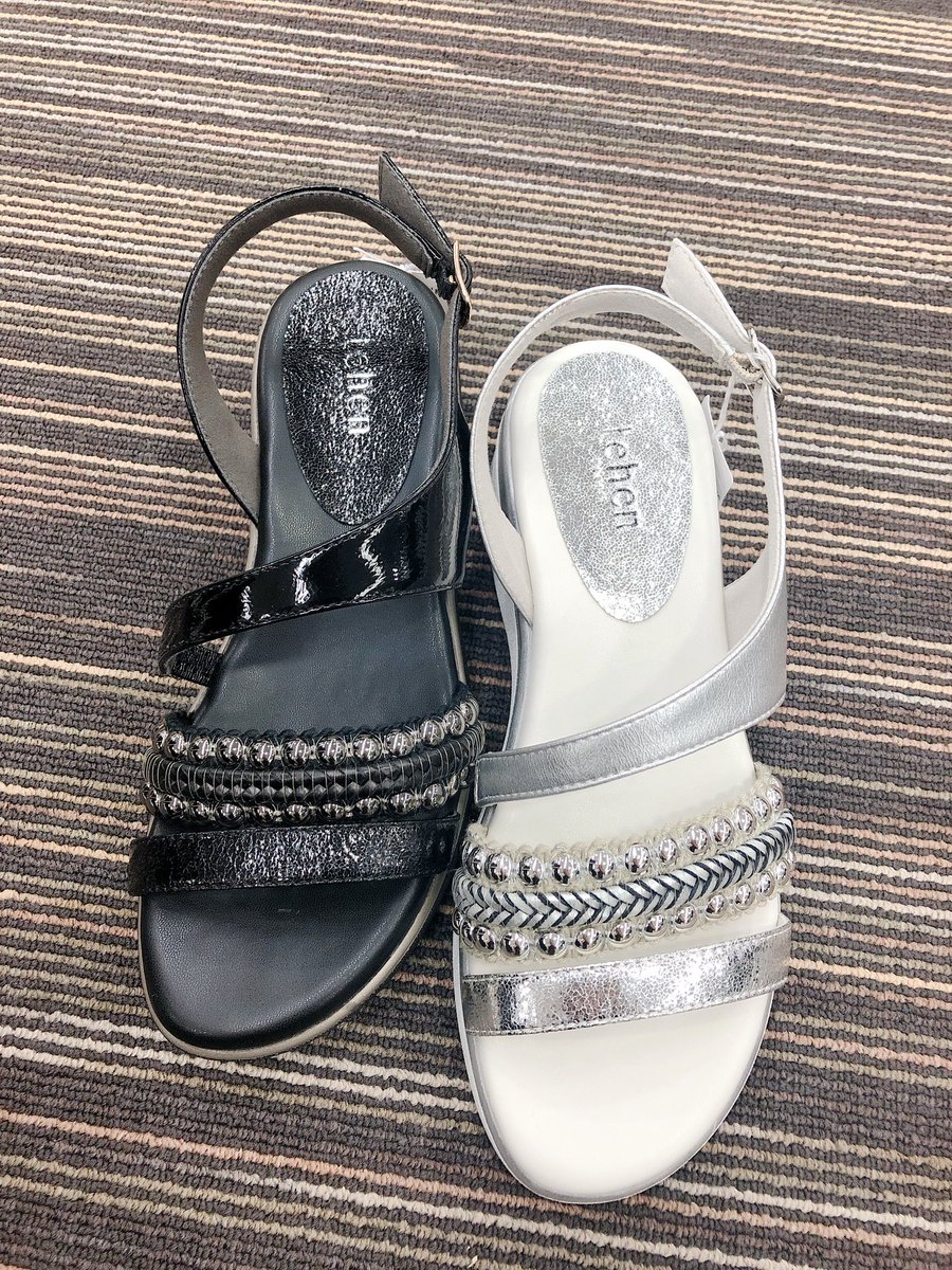 glamourhirao's tweet photo. glamour selection
tehen sandal ¥5900+tax
color black・silver 2color
size SML 3size
ಠ⬜︎ಠ ソックスで履いてもgood
#tehen #sandal #グラマー平尾 https://t.co/4YF4QVzq7i