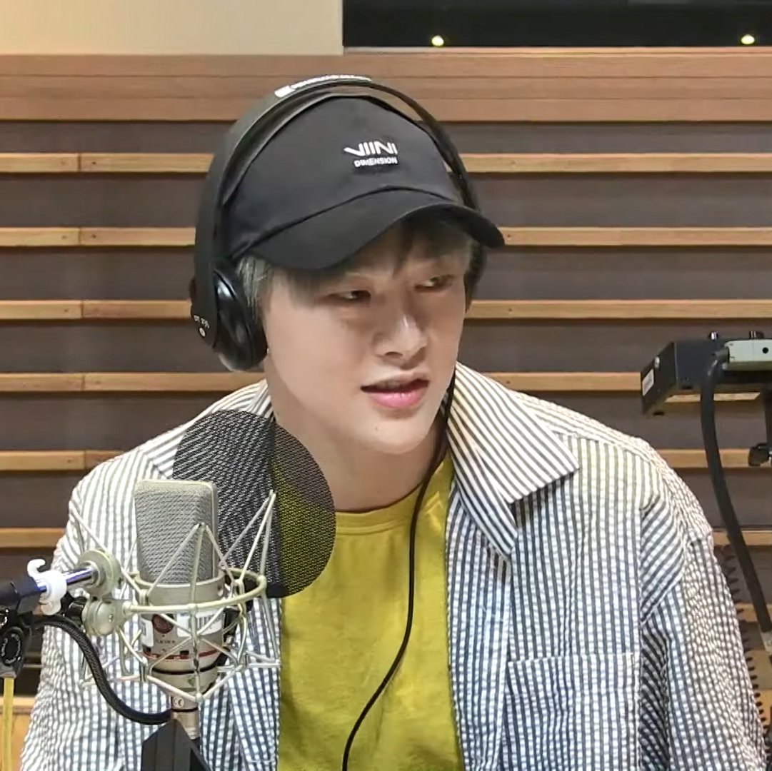 roomy_nn's tweet photo. 그후 라디오 동반출연하심ㄷㄷ 공개연애갑; https://t.co/owPtC18eO6