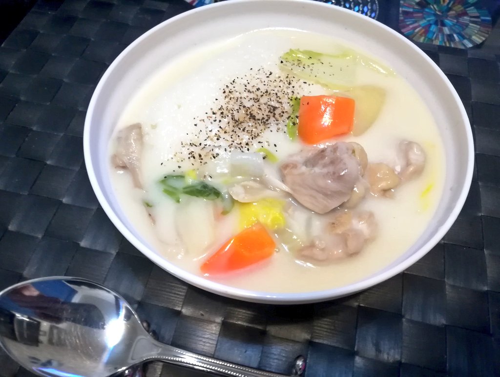 ASH1995618's tweet image. 【野菜とキノコのシチュー🍄】
今月1美味いもん食ってる自信がある✨
#おうちごはん #お腹ペコリン部 #LEVELMAX