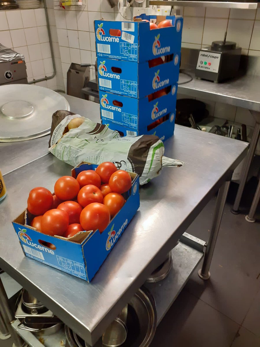 BEERHOUSE's tweet photo. Support our team contributing via the #YellowFund (https://t.co/JIZcVhDHxl)
Help us to keep our soup kitchen going!
Our team is feeding a min of 250 people per day, with your help we can increase this number!
#atBEERHOUSE
#strongertogether https://t.co/rhmXYnB6Yo