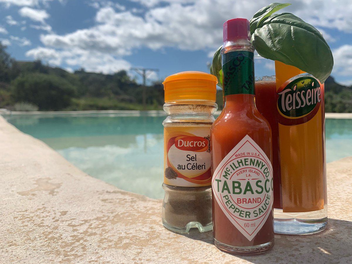 DiTullioJM's tweet photo. Apéroooooooo jus de 🍅 
Bon confinement les gens... 🤪

#RestezChezVous #Confinement 
#MaîtreGifs #RoadTrip #Occitanie #passionné #LaVieEstBelle #MiaCasa 🥰
#ensembleàlamaison #RestezChezVousBordel #LeSud #NouvelleVie https://t.co/6pdBZJlsNI