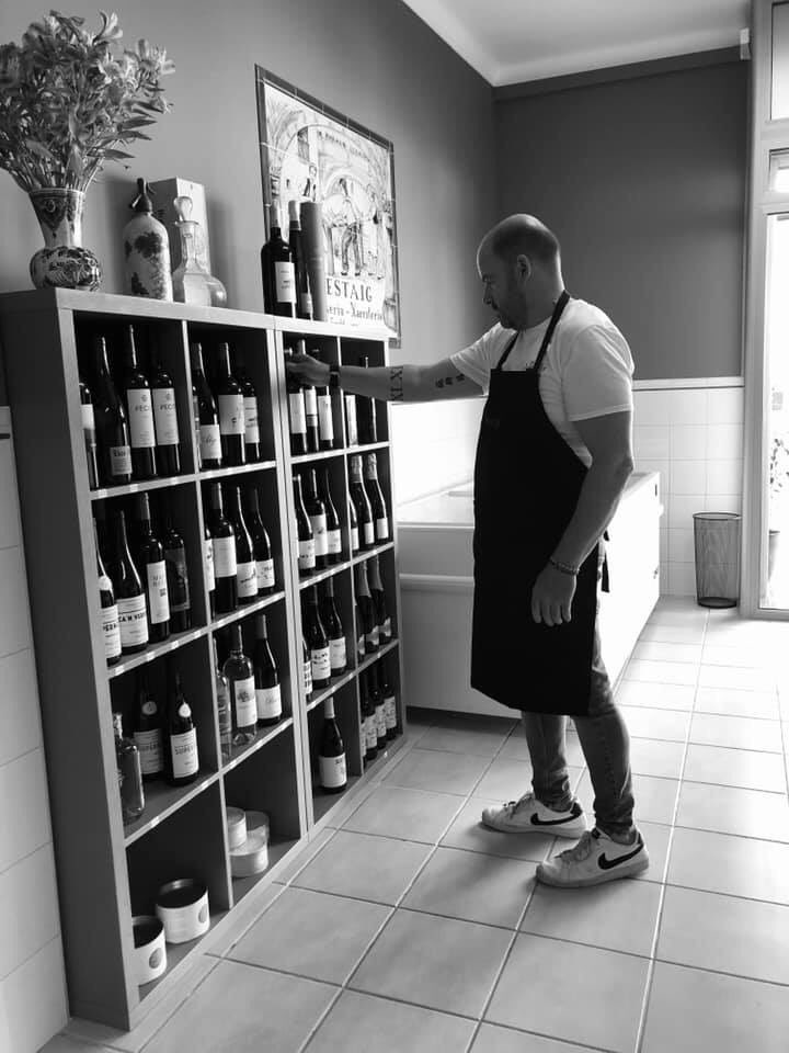tonipons13's tweet photo. Aquest cap de setmana es llarg. Propostes ...
Este fin de semana es largo. Propuestas ...
@crestaig 
#capritxod’or #rubiagallega  #sobrassada #embotitsartesans
#RubiaGallegaPremium #Frisona #TerneraGallega #Carnsdequalitat #vinsdequalitat #vi #vino #wine #Sensefiltres #Sapobla https://t.co/qmxZIWErCU