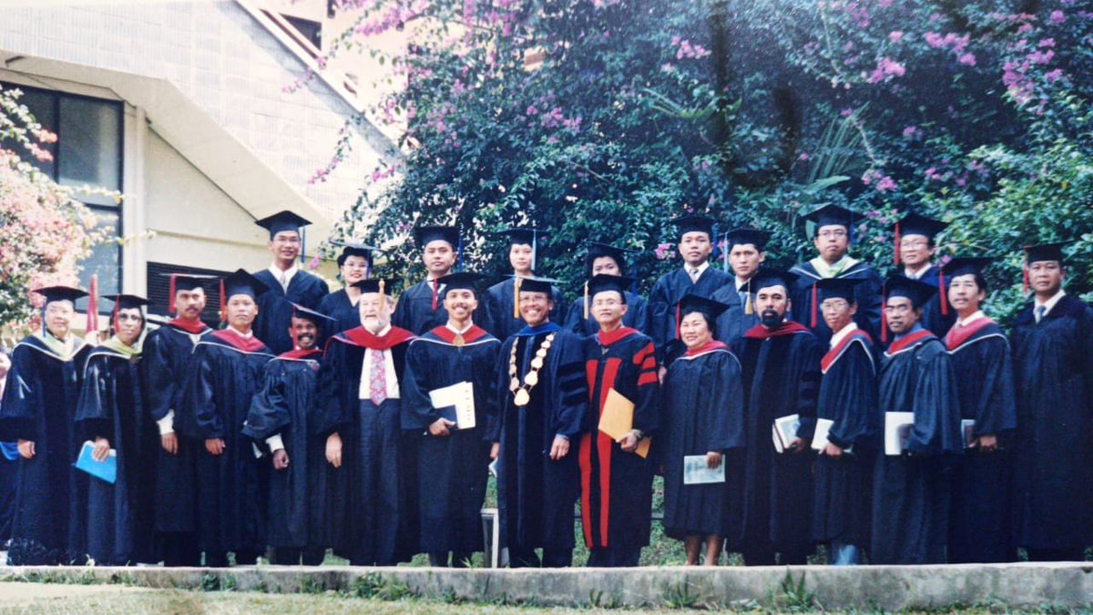 Tyrannus Bible Seminary, Indonesia (1999) 🎓🔥
#graduationchallenge #theology #seminary #wednesday #BibleStudy