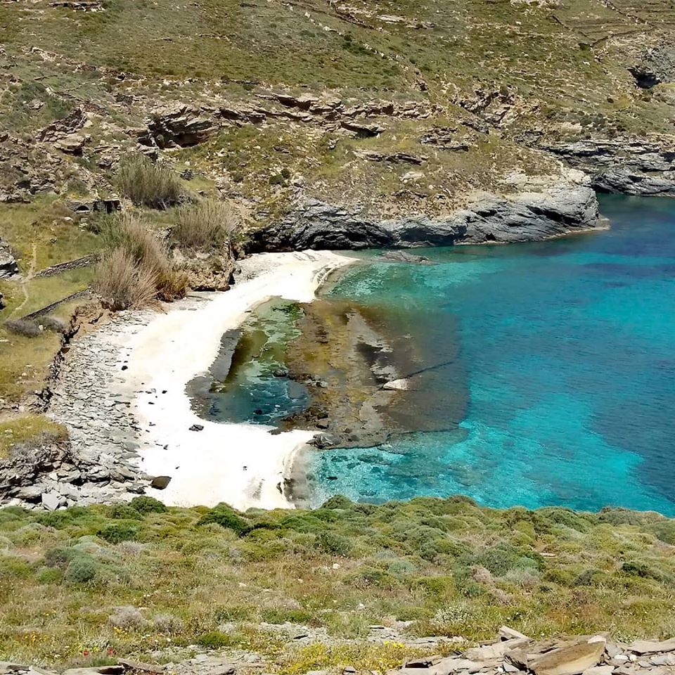 OneFootFwrd_Gr's tweet photo. Keeping an eye on the world going by my window 👣🚶
-
Bouro Beach @andros_island_official
-
#hiking #walkingholiday #walkingadventures #greecefromhome #greece🇬🇷 #greekislands #cyclades #nature #travelgreece #landscape #goexplore #outdoors #wanderlust #aegeansea #aegeanlikenoother https://t.co/RVmKZEZPqK