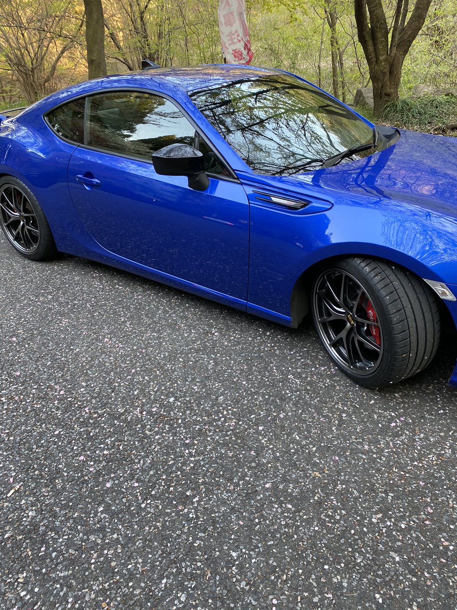 すばるん 9jぐらいがディーラー入庫も車検も気にしないでいいので楽でいいと思います ホイールは替えませんよ タイヤを245から265に替えようかなと考えてました 笑 sは気に入っているので履き潰します